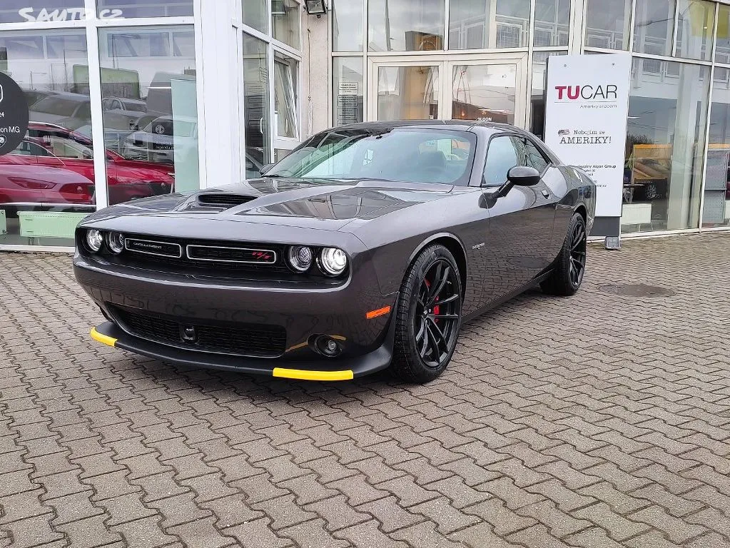 Dodge Challenger R/T 5,7 V8 HEMI 8AT Image 1