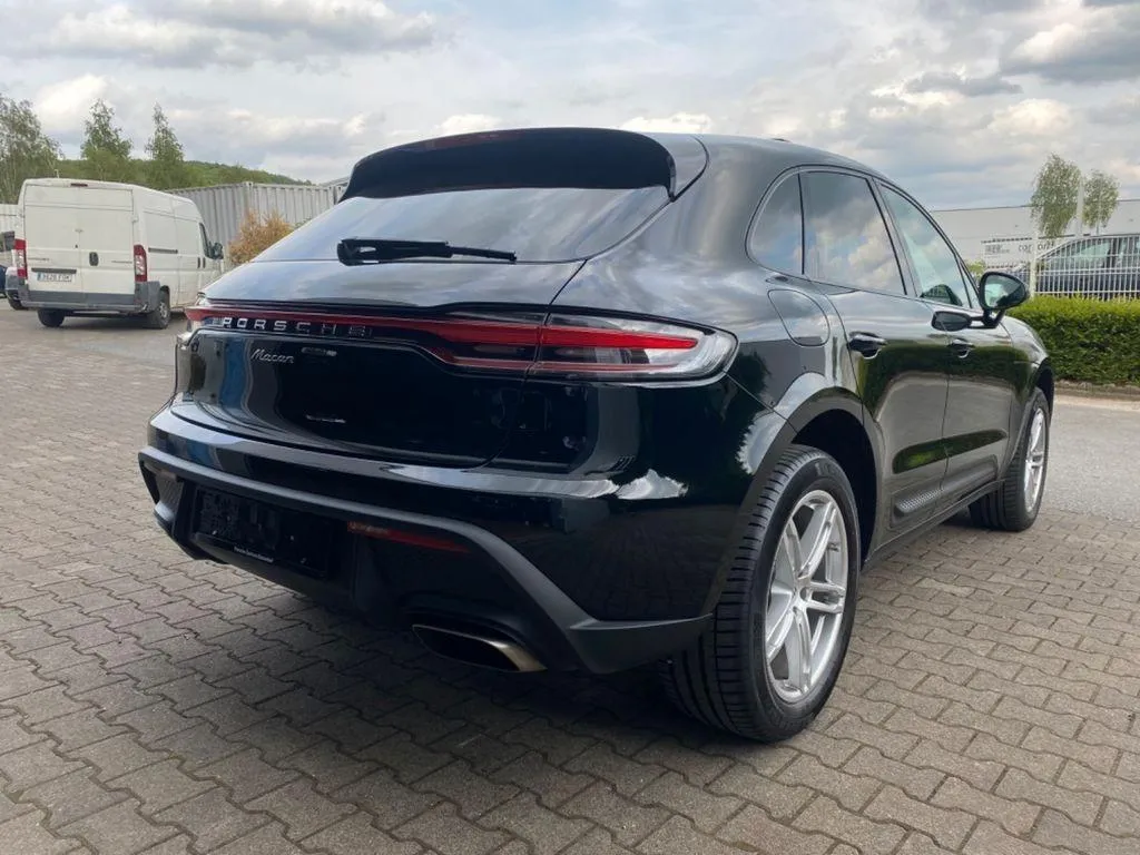 PORSCHE Macan 2.0 T Image 2