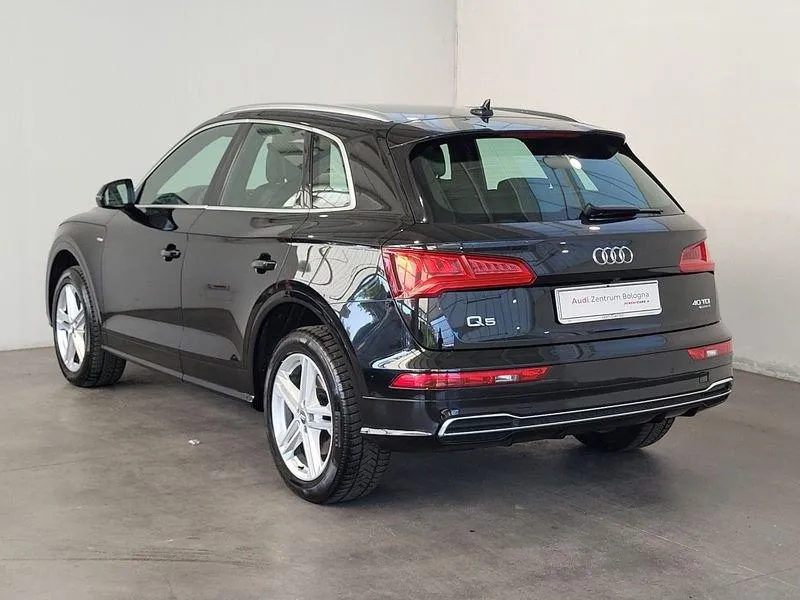 AUDI Q5 40 TDI quattro S tronic S line Plus Image 4