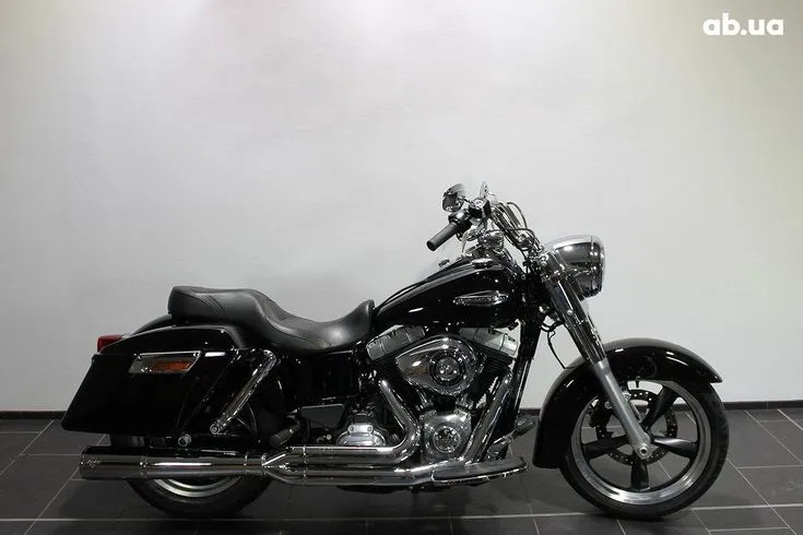 Harley-Davidson FLD Image 1